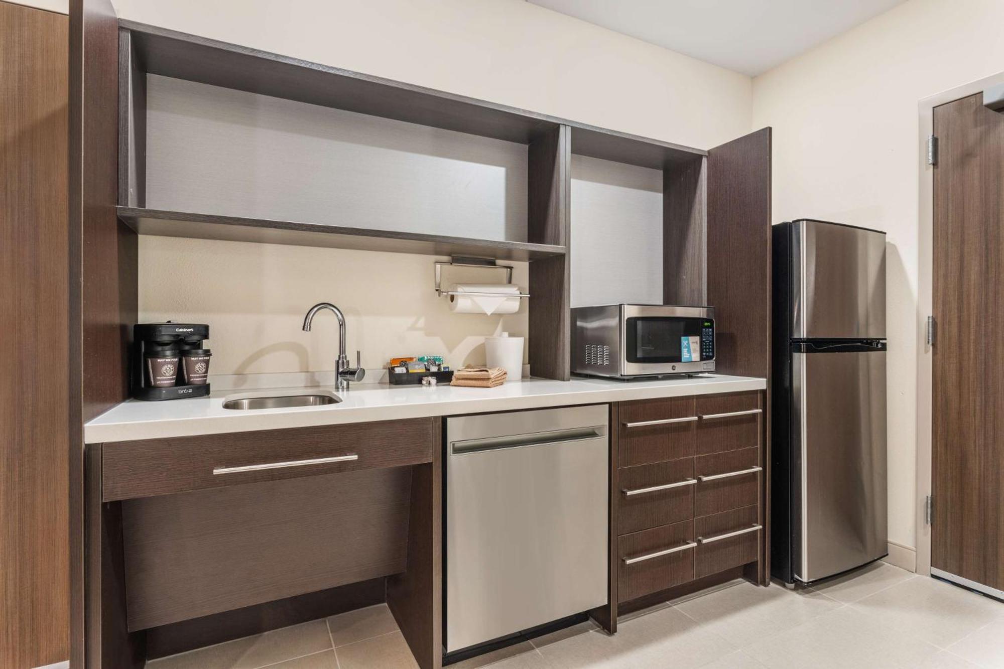 Home2 Suites By Hilton Cedar Rapids Westdale Εξωτερικό φωτογραφία