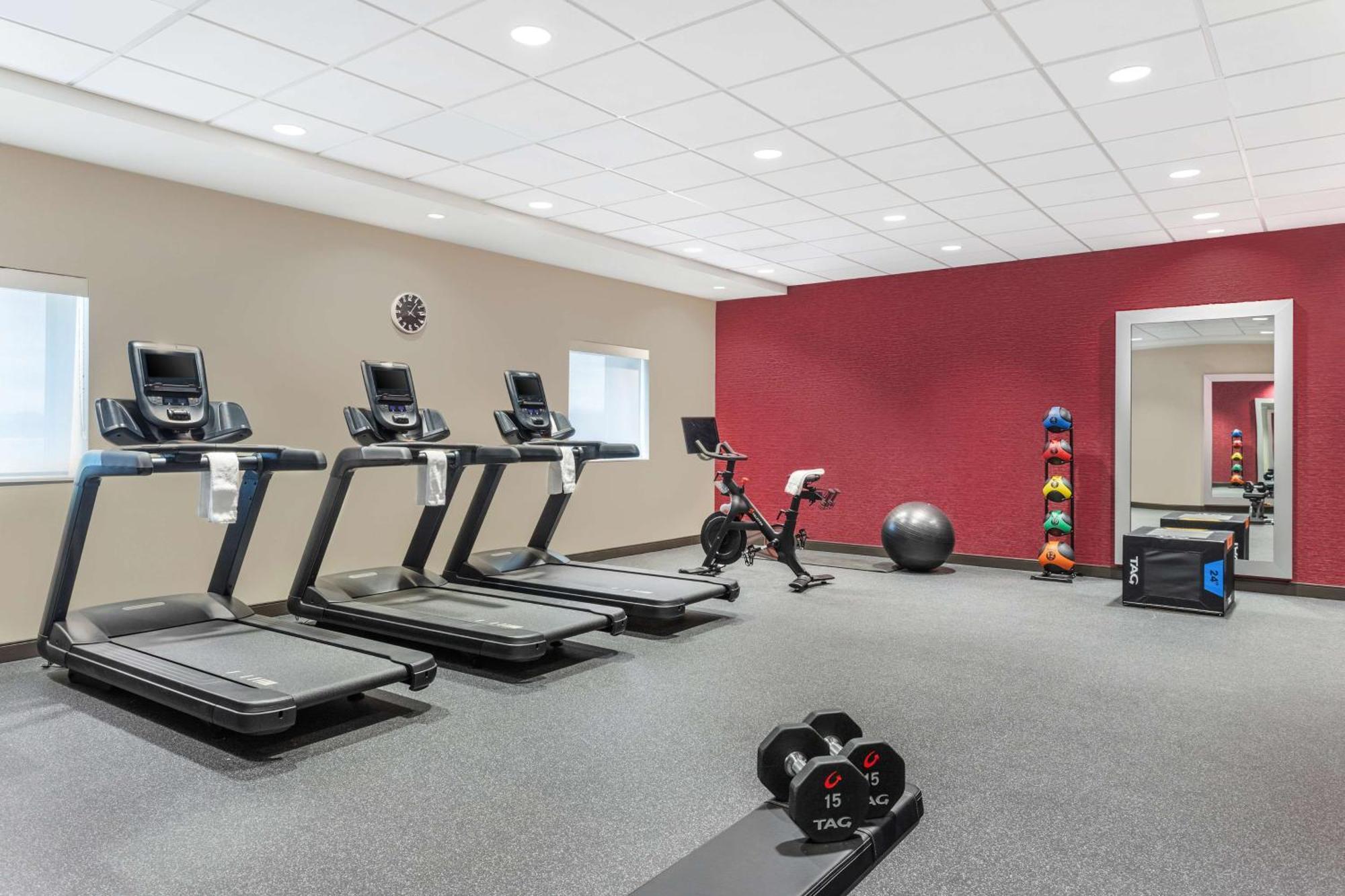 Home2 Suites By Hilton Cedar Rapids Westdale Εξωτερικό φωτογραφία